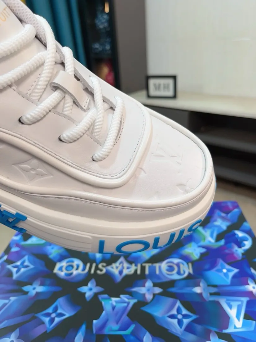 Men's men's shoes 💰560🌸🌸 LV style is novel and fashionable, the upper is made of imported cowhide + LV special materials! Super trendy design! It’s eye-catching! The leather is soft, delicate, shiny and translucent, showing the ultimate in pure handcraftsmanship, and the mesh is soft, comfortable and breathable! Size: 39-44 (38 45 customized)